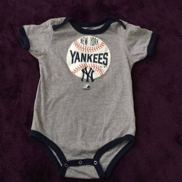 Majestic New York Yankees One Piece18 Months Baseball  Summer - Picture 1 of 5